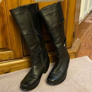 Glossy black Naot boots. Size 38.